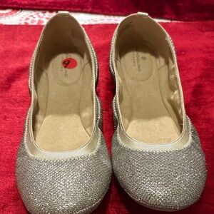 Elegant Matt gold  Glitter Flats never worn would fit 8-9.5
